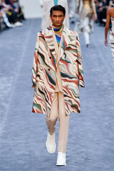 Look 44